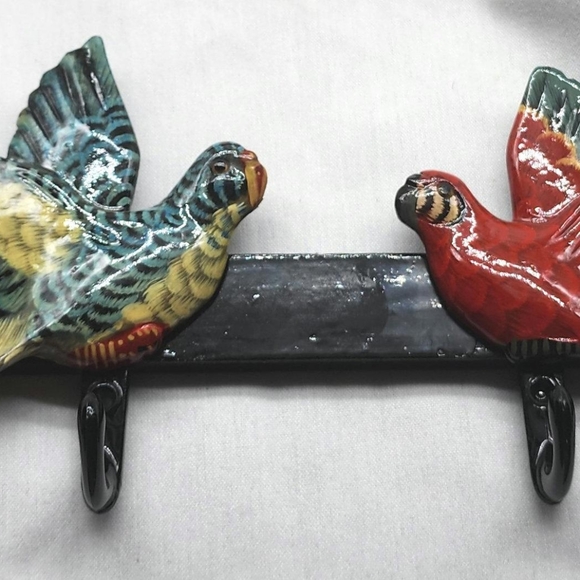 Parrots Pier One Wood Coat/Hat Rack 18.25" - Picture 1 of 4